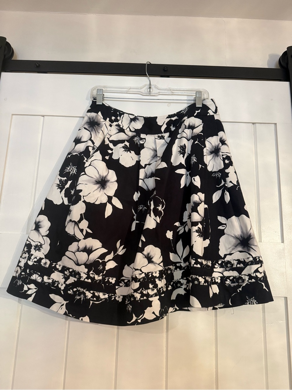 White House Black Market Black and White Floral A-Line Skirt